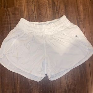 Lululemon shorts in white